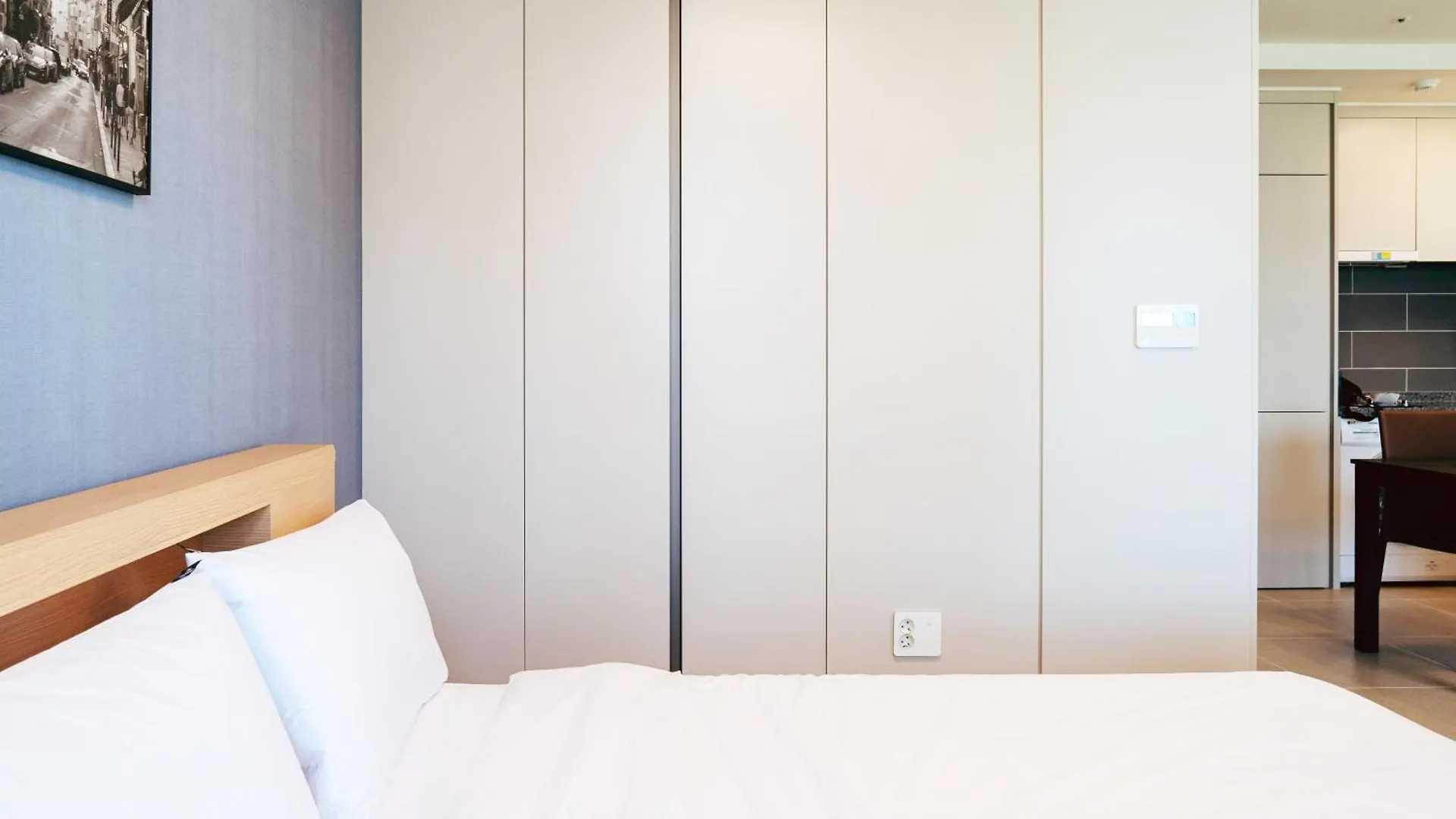 The November Stay In Landmark Incheon Aparthotel