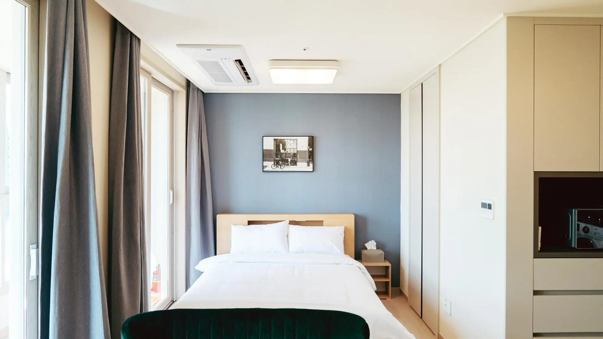 The November Stay In Landmark Incheon 3*,