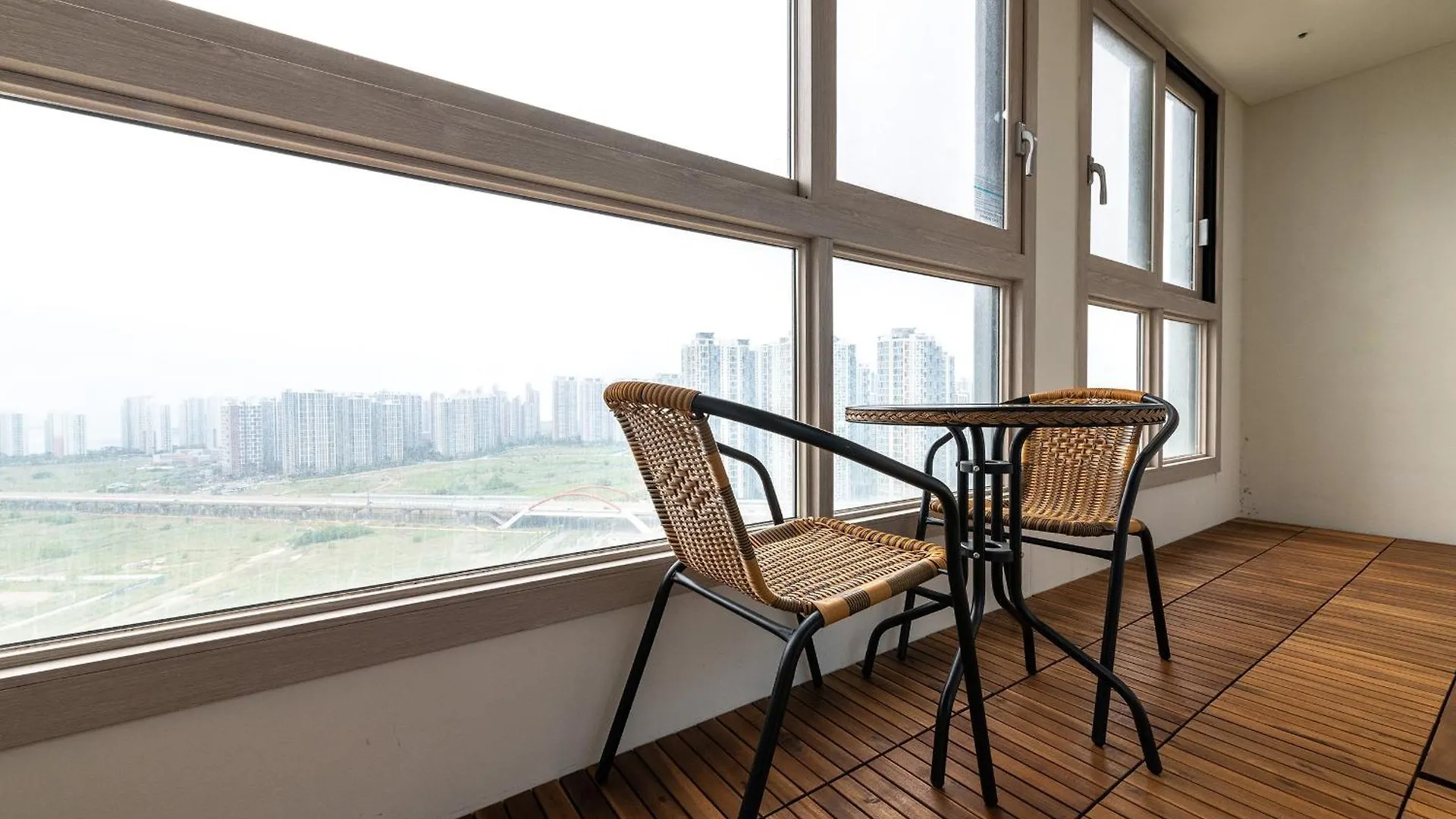 The November Stay In Landmark Incheon