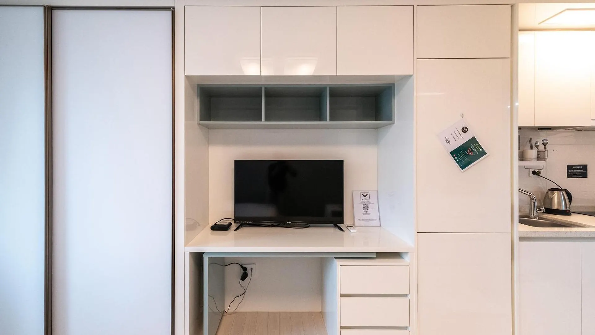 더 노벰버스테이 인 랜드마크 Incheon Aparthotel