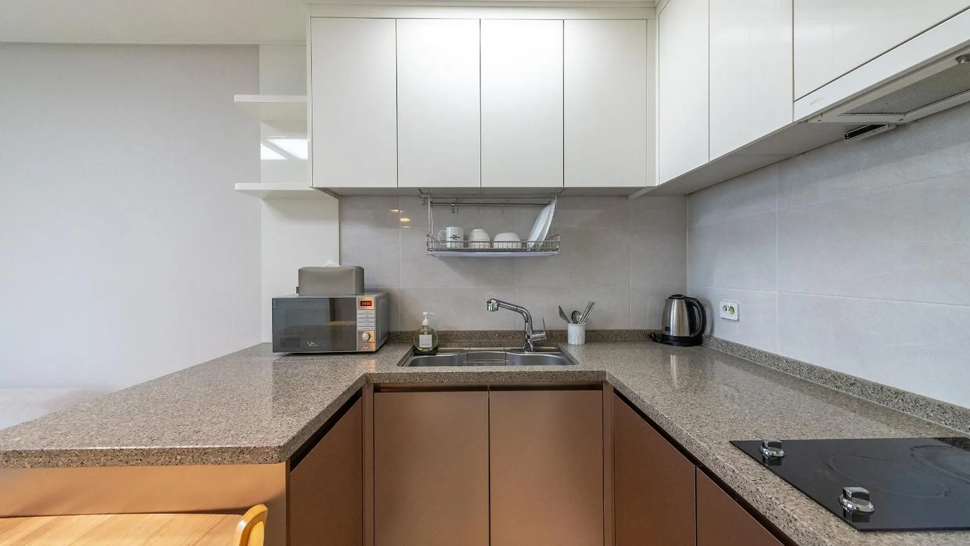 The November Stay In Landmark Incheon 4*,