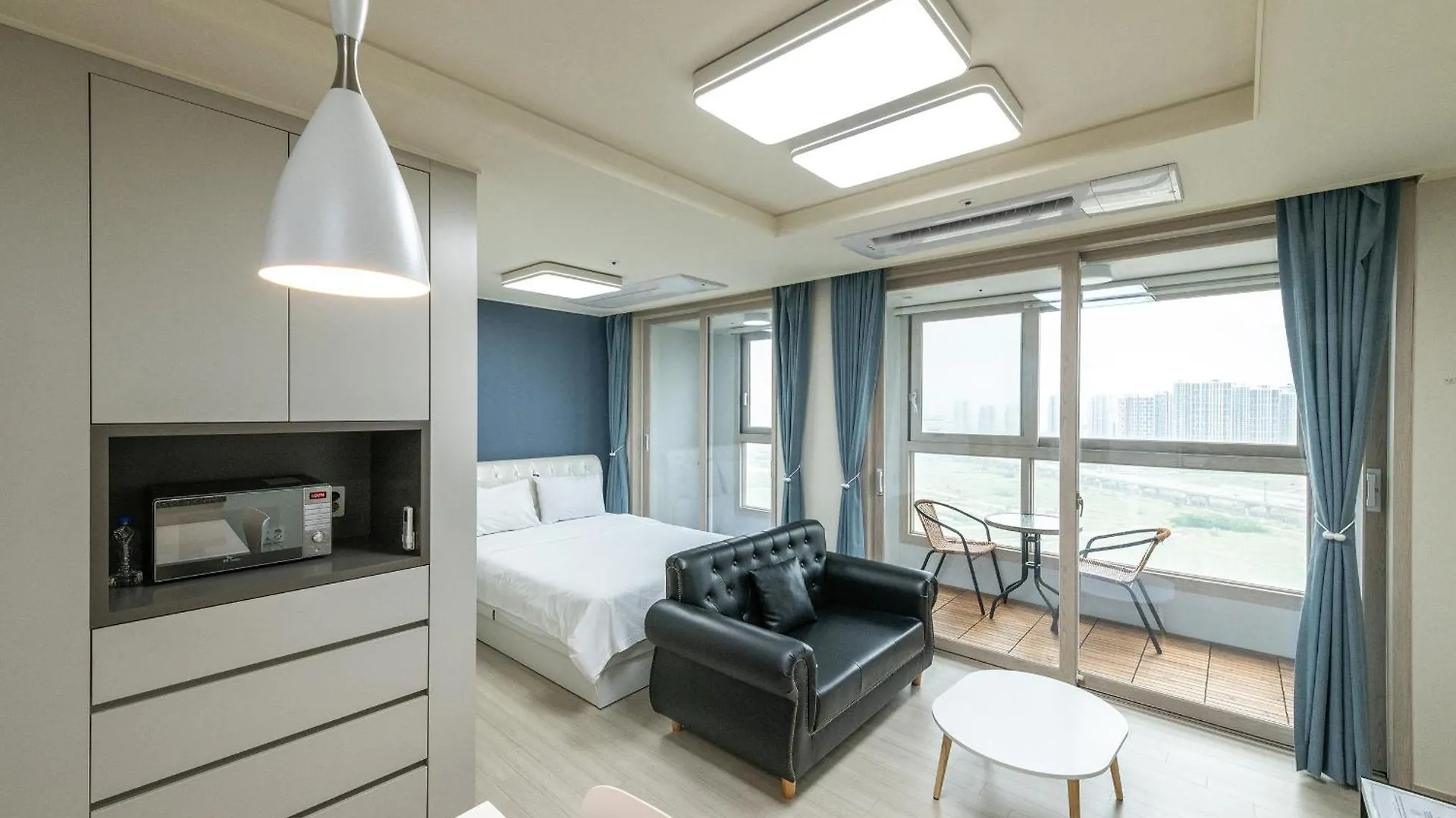 더 노벰버스테이 인 랜드마크 Incheon Aparthotel