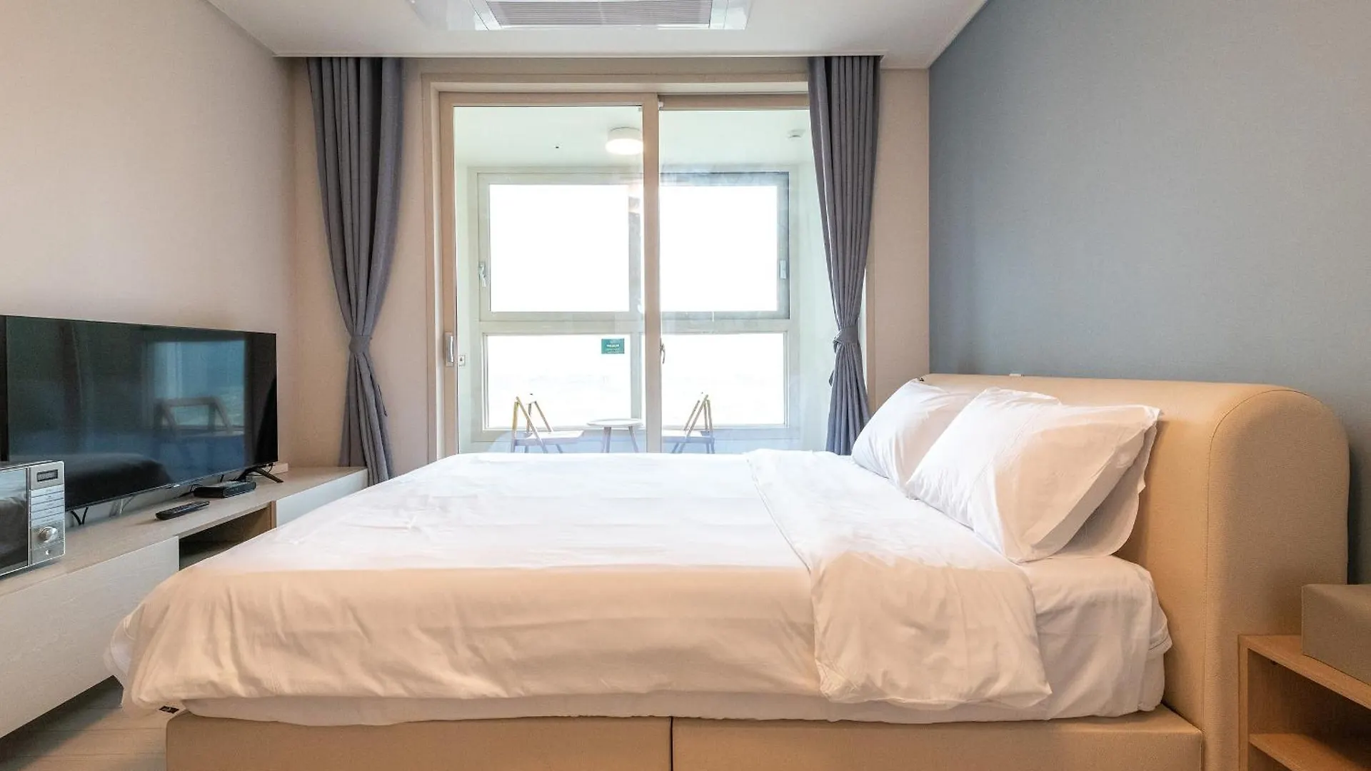 더 노벰버스테이 인 랜드마크 Incheon 3*,  South Korea
