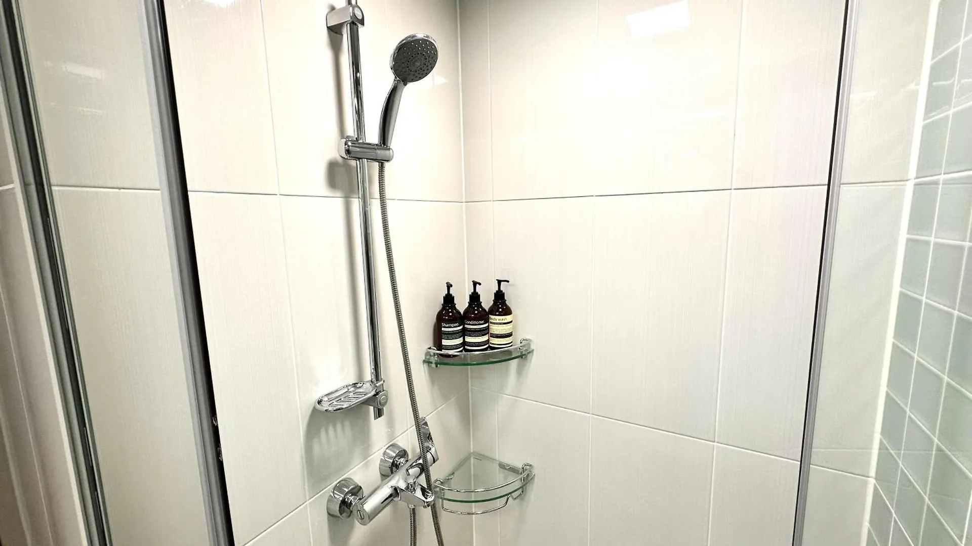 The November Stay In Landmark Incheon Aparthotel