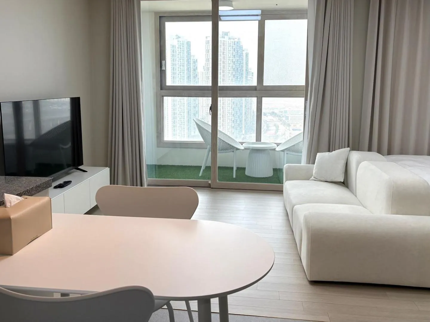 The November Stay In Landmark Incheon