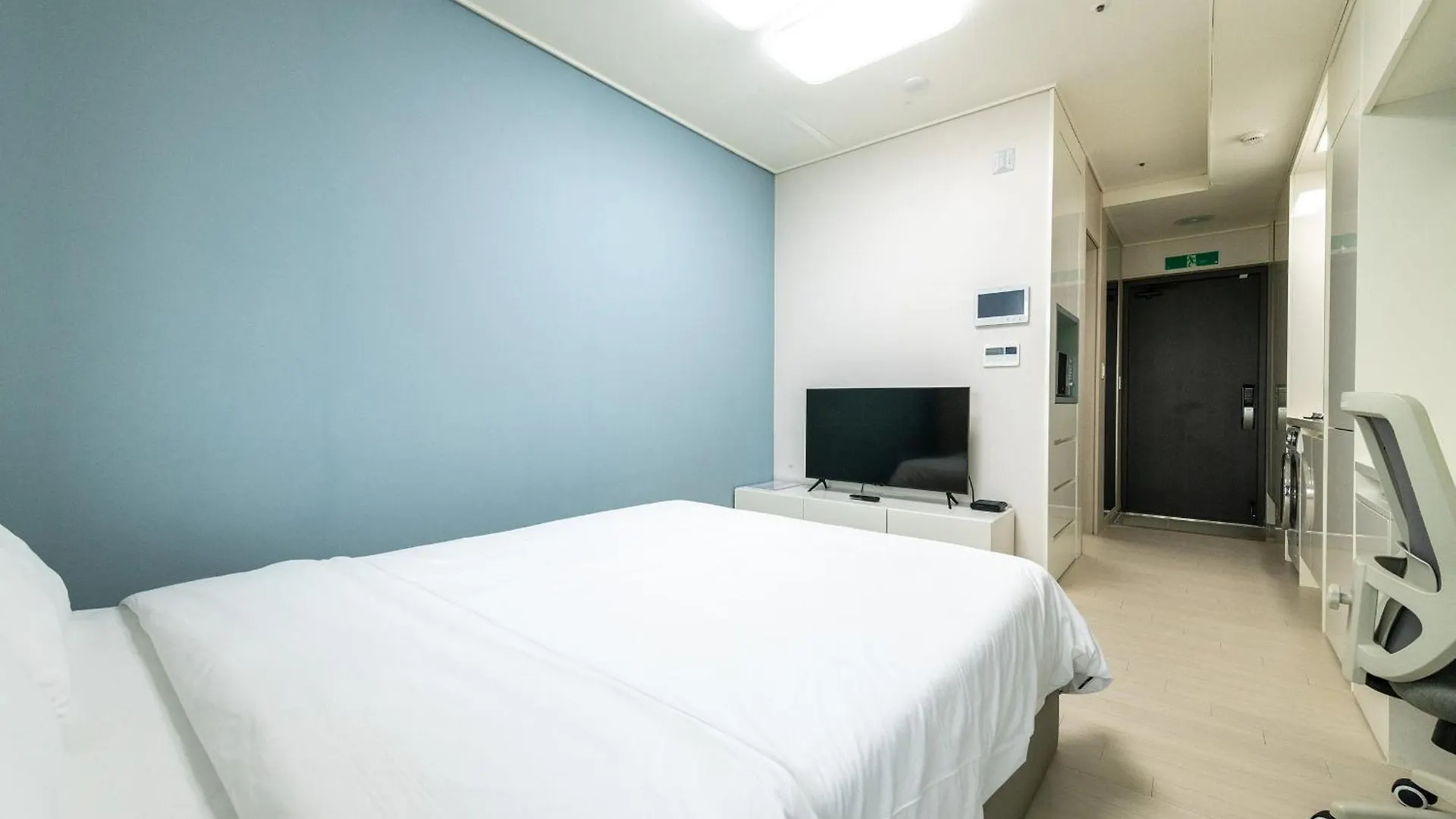 The November Stay In Landmark Incheon 3*,  South Korea