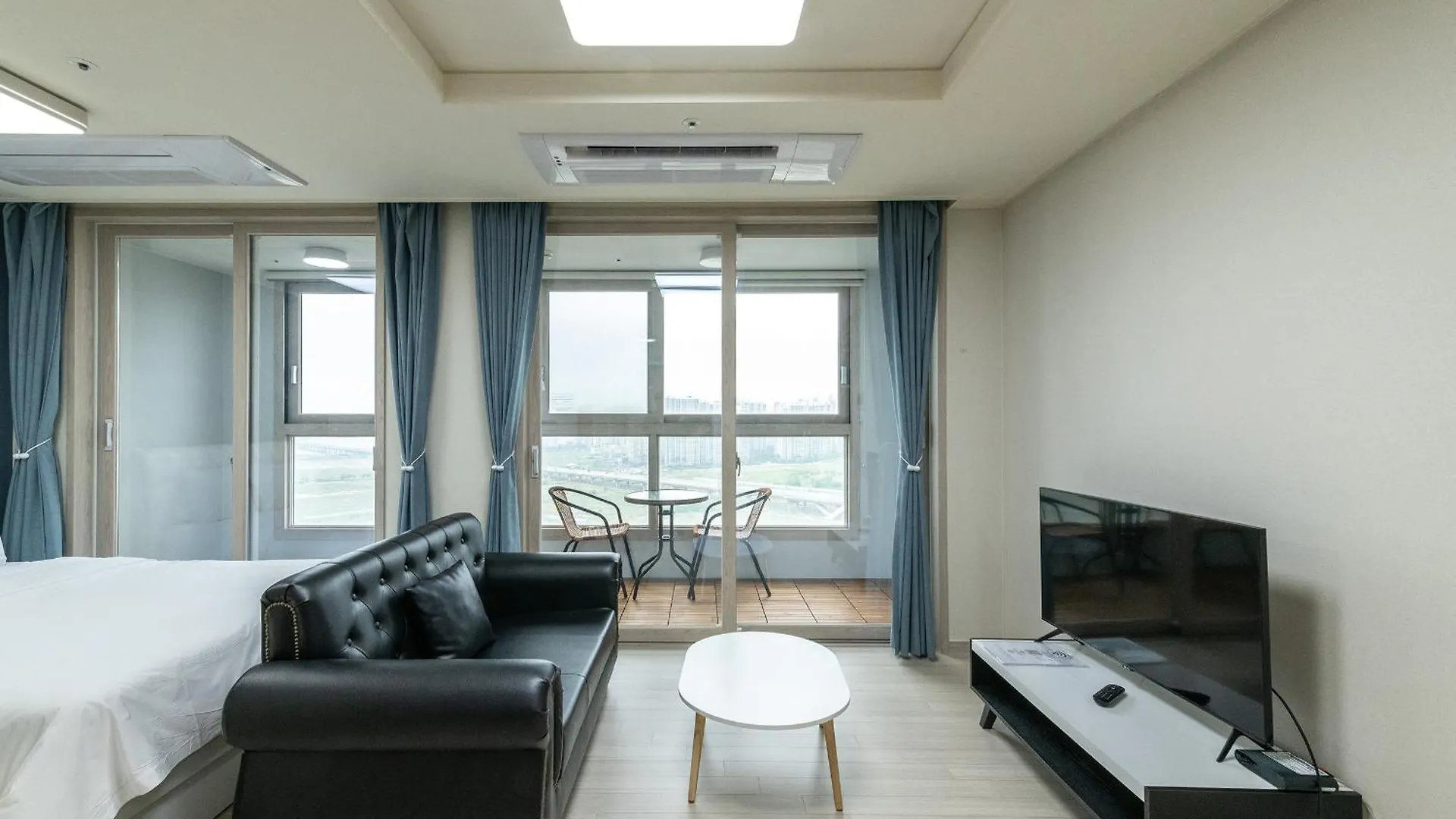 The November Stay In Landmark Incheon