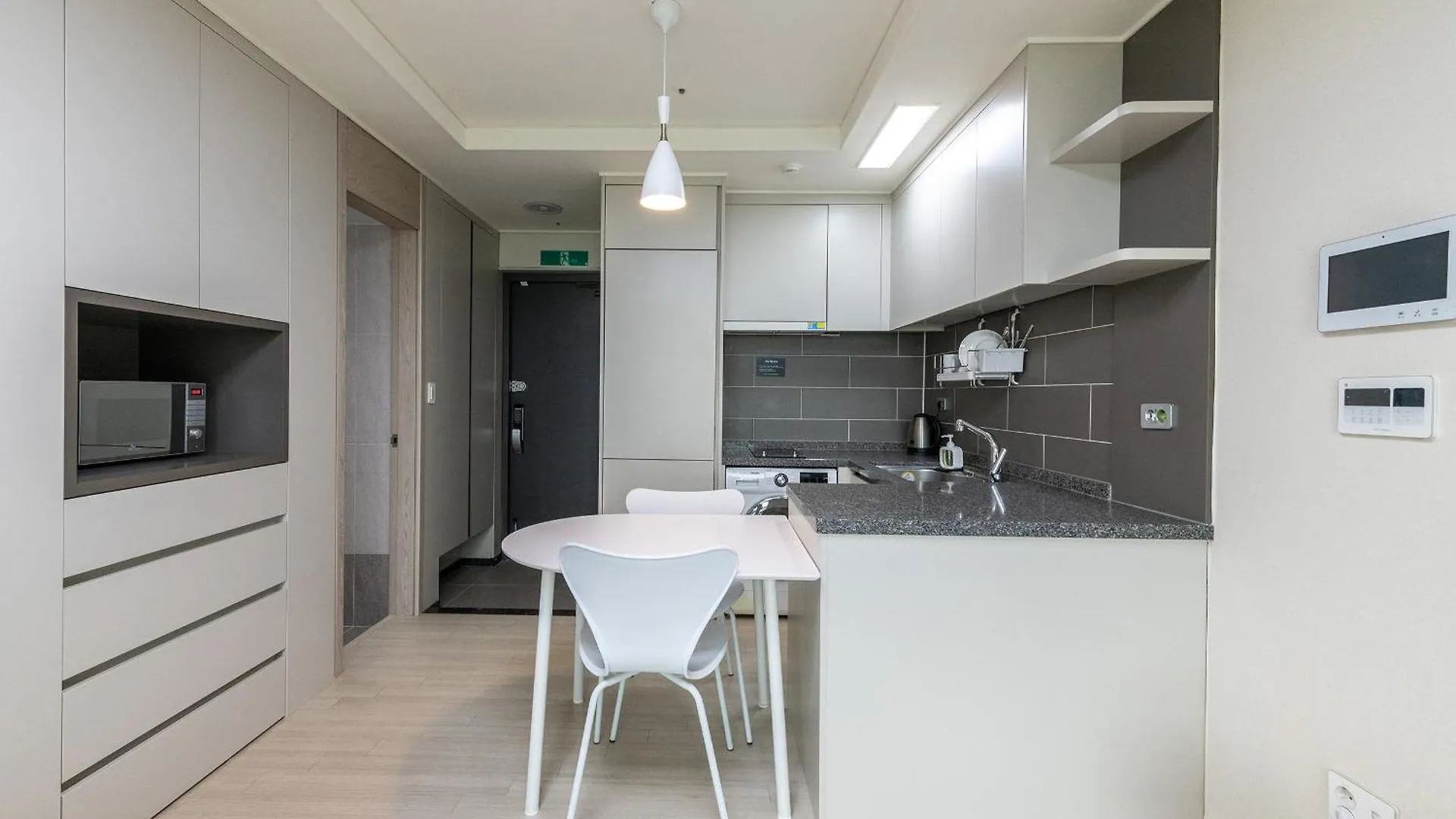 The November Stay In Landmark Incheon Aparthotel