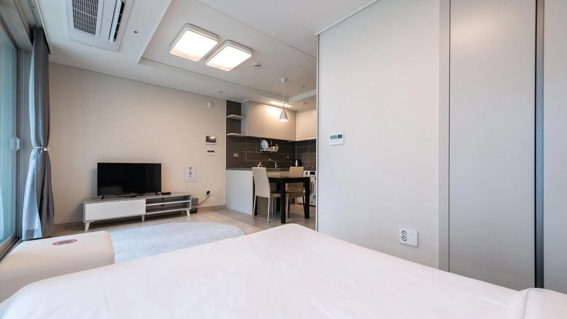 The November Stay In Landmark Incheon Aparthotel