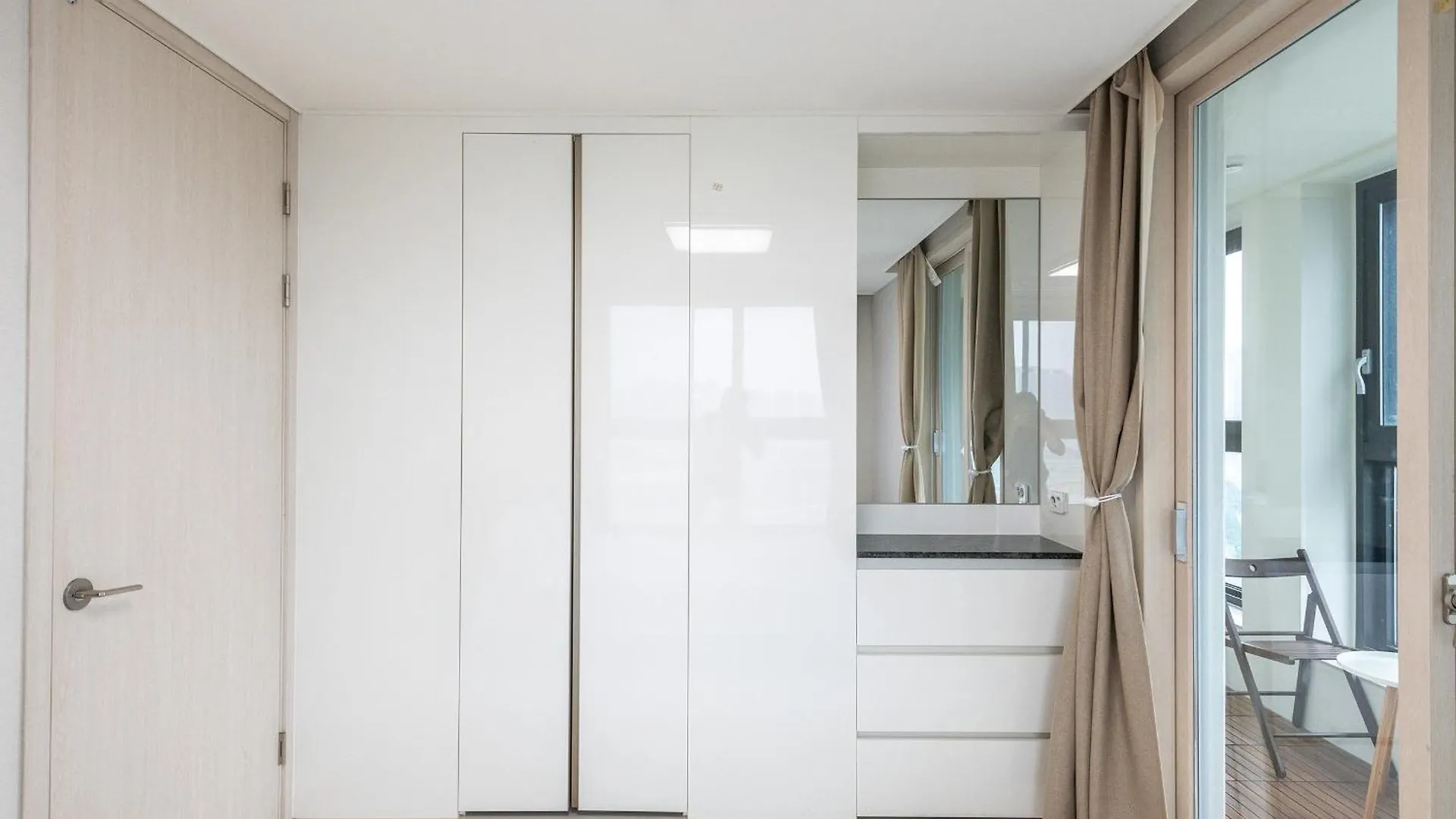 The November Stay In Landmark Инчон Апарт-отель
