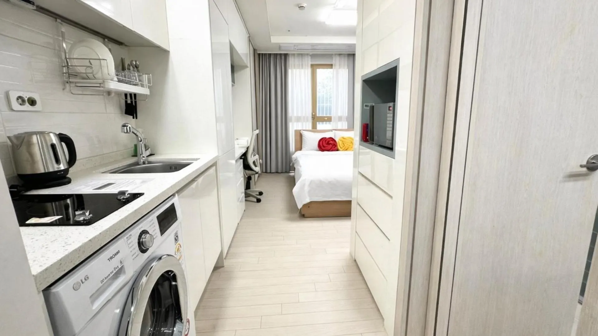 Aparthotel 더 노벰버스테이 인 랜드마크