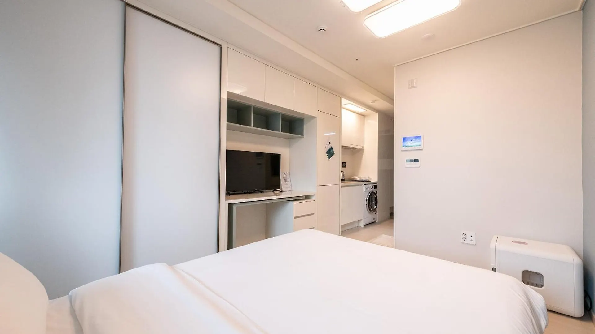 더 노벰버스테이 인 랜드마크 Incheon Aparthotel