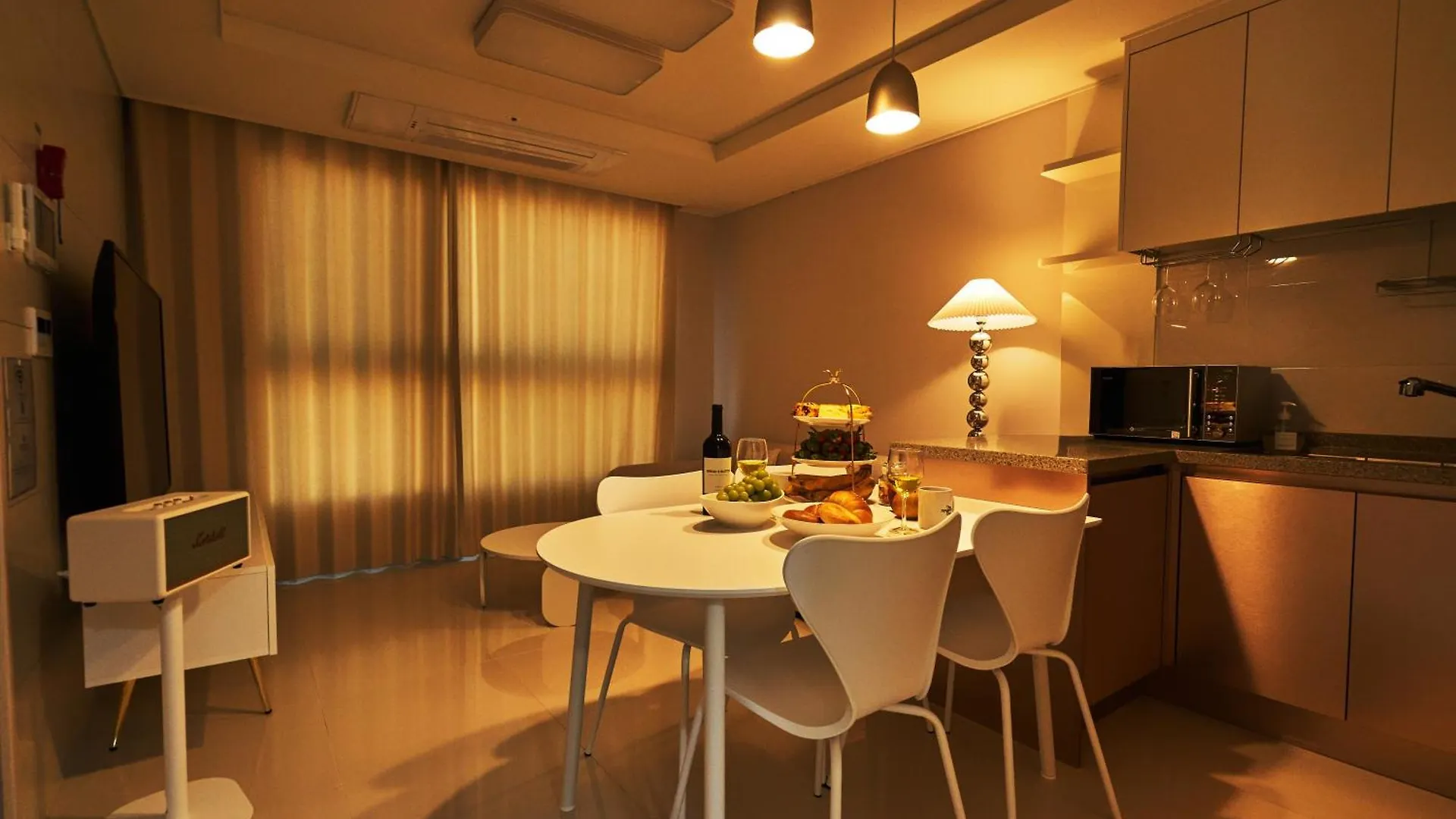 더 노벰버스테이 인 랜드마크 Incheon Aparthotel