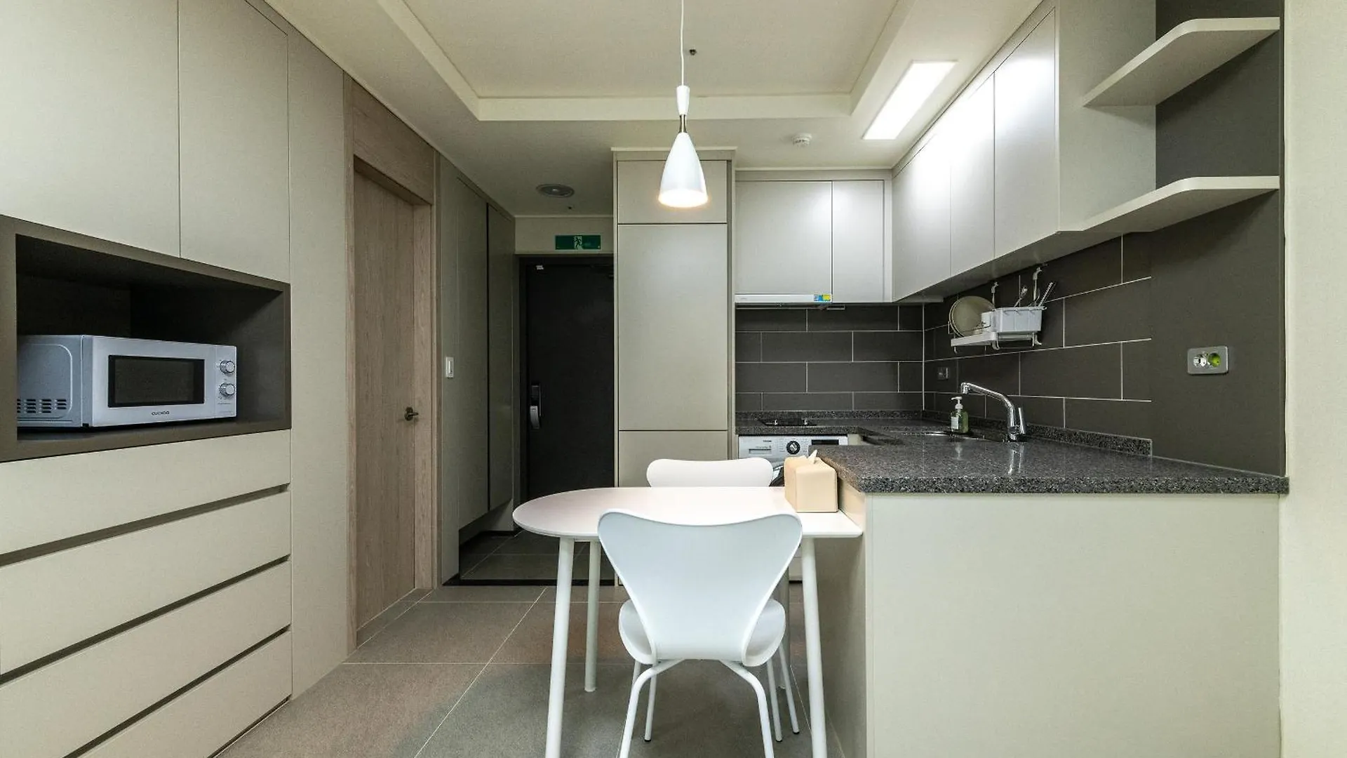 더 노벰버스테이 인 랜드마크 Incheon Aparthotel